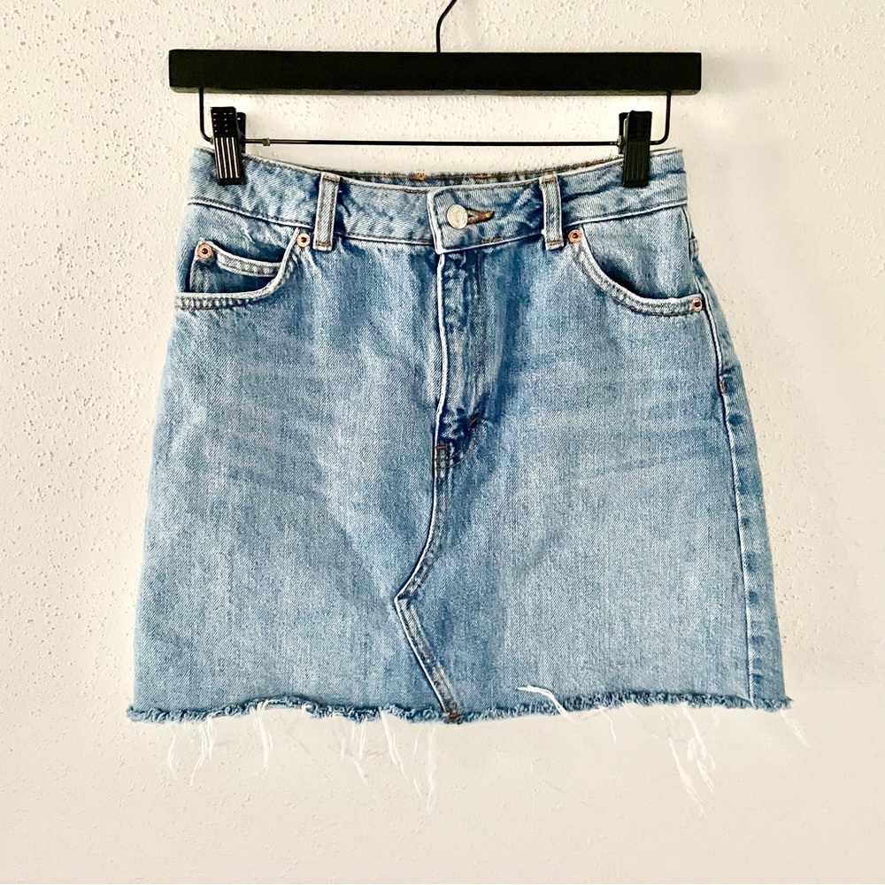 TOPSHOP Women's Size 4 Light Wash Frayed Hem Mini Denim Skirt A-Line High Rise S